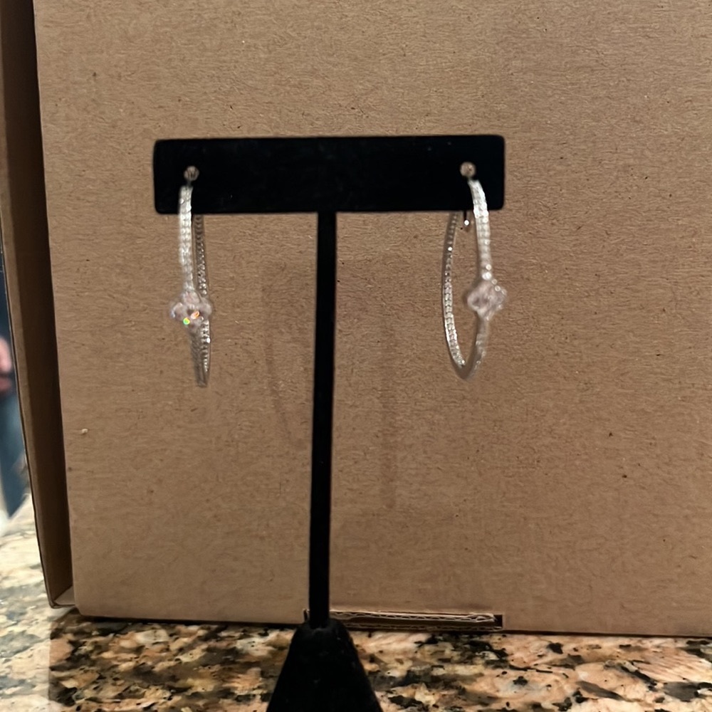Henri bendel silver rhinestone inside out earrings w flower nwot